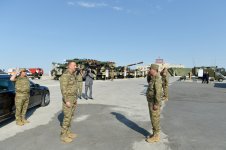 Президент Ильхам Алиев наблюдал за оперативно-тактическими учениями по случаю 96-й годовщины создания ВС Азербайджана (ФОТО)