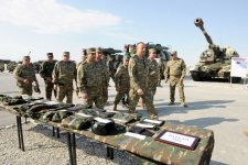 Президент Ильхам Алиев наблюдал за оперативно-тактическими учениями по случаю 96-й годовщины создания ВС Азербайджана (ФОТО)