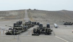 Президент Ильхам Алиев наблюдал за оперативно-тактическими учениями по случаю 96-й годовщины создания ВС Азербайджана (ФОТО)