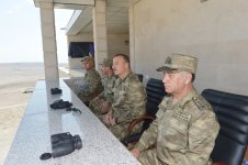 Президент Ильхам Алиев наблюдал за оперативно-тактическими учениями по случаю 96-й годовщины создания ВС Азербайджана (ФОТО)