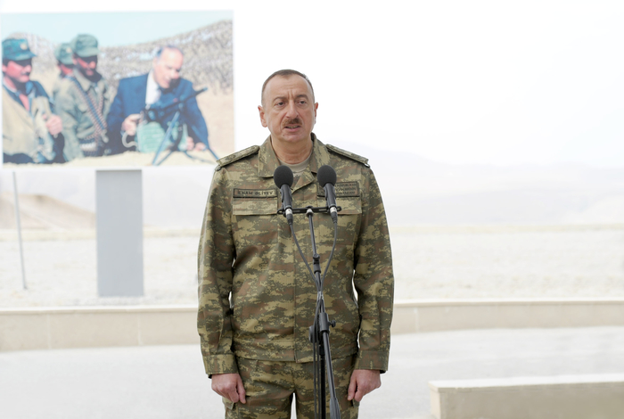 Президент Ильхам Алиев наблюдал за оперативно-тактическими учениями по случаю 96-й годовщины создания ВС Азербайджана (ФОТО)