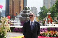 Президент Ильхам Алиев: До тех пор, пока конфликт не урегулирован, плачевное положение армянского народа еще больше усугубится (Интервью) (ФОТО)
