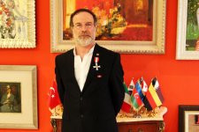 Бахрам Багирзаде об успехе Сакита Мамедова: "Художник создал уникальную,  неповторимую  творческую Вселенную"
