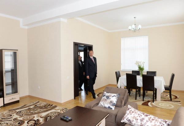 Azerbaijani president reviews 25 newly-built private houses in Khizi