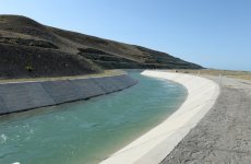 Ильхам Алиев принял участие в церемонии закладки фундамента водовыпускной установки для подачи воды из канала Тахтакерпю-Джейранбатан (ФОТО)
