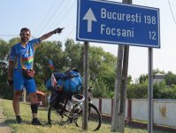 Известный велопутешественник Рамиль Зиядов доехал до Бухареста (ФОТО)