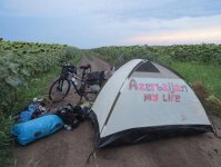Известный велопутешественник Рамиль Зиядов доехал до Бухареста (ФОТО)