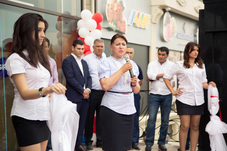 В Хырдалане открылся торговый центр AAAF Makromart (ФОТО)