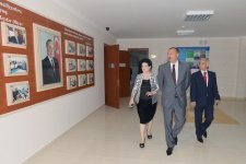 Президент Азербайджана ознакомился с состоянием здания одной из бакинских средних школ после капремонта (ФОТО)