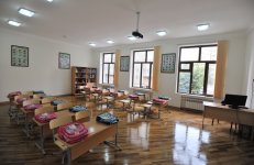 Ильхам Алиев ознакомился с Комплексом "Школа-лицей" Бакинского славянского университета после капремонта (ФОТО)