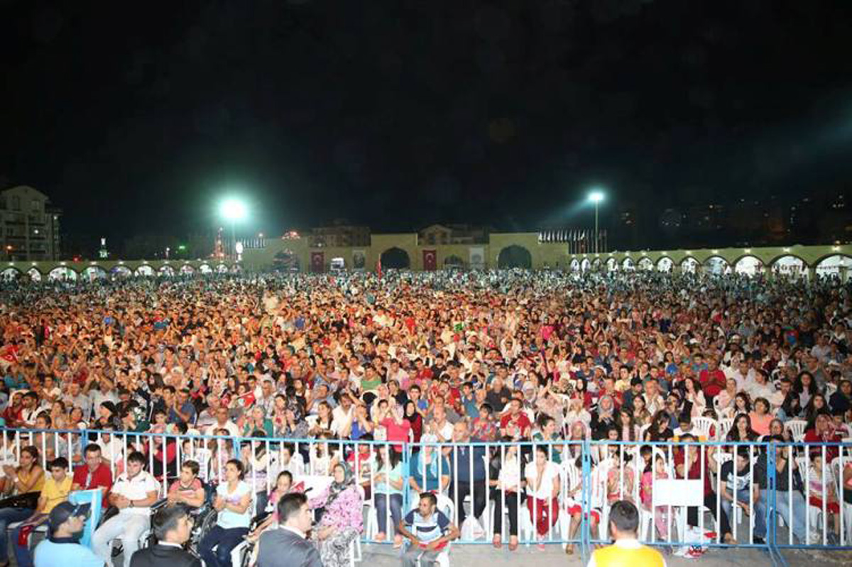 Севиндж Тофиггызы удостоена в Анкаре премии "Türk Dünyası Hizmet Ödülü" (ФОТО)