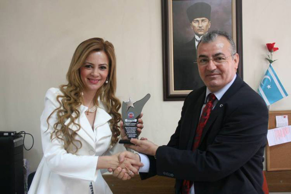 Севиндж Тофиггызы удостоена в Анкаре премии "Türk Dünyası Hizmet Ödülü" (ФОТО)