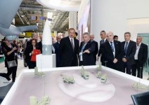 Ильхам Алиев ознакомился с первой Азербайджанской международной выставкой оборонной промышленности (ФОТО)