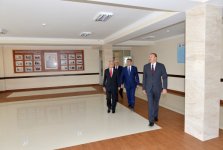 Президент Азербайджана принял участие в открытии новых зданий средних школ в поселке Амирджан и Бинагадинском районе Баку (ФОТО)