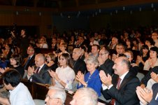 Первая леди Азербайджана Мехрибан Алиева присутствовала на показе балета "Тени Гобустана" в ЮНЕСКО (ФОТО)