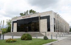 Ильхам Алиев ознакомился с условиями, созданными в Исмаиллинском районном дворце культуры после капремонта (ФОТО)