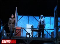 "Лучше быть живым бабником, чем мертвым Героем Советского Союза" -  премьера трагикомедии "Последний приказ генерала" в Баку (ФОТО)