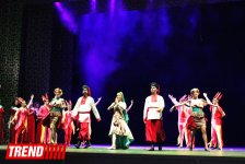 В Баку состоялась премьера оперетты "Золотая свадьба" (ФОТО)