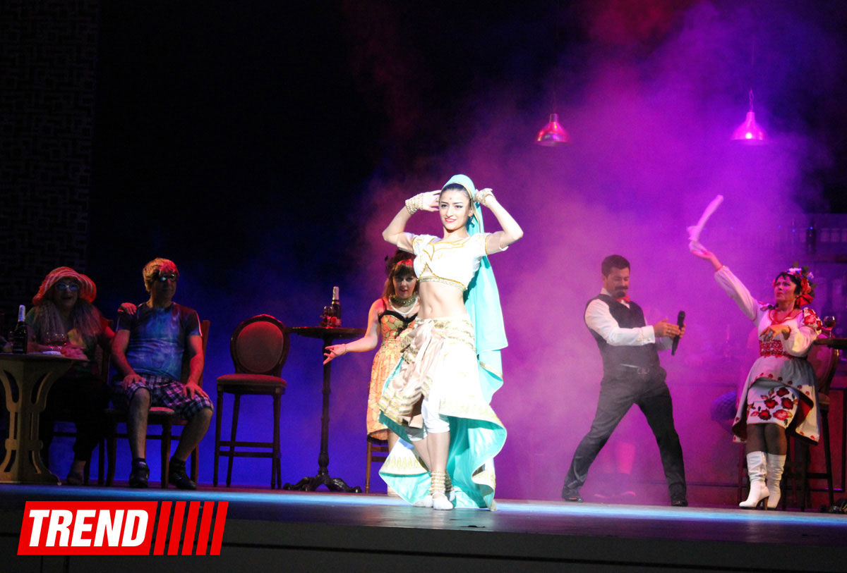 В Баку состоялась премьера оперетты "Золотая свадьба" (ФОТО)