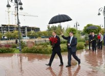Президент Азербайджана посетил памятник общенациональному лидеру Гейдару Алиеву в Астрахани (ФОТО)
