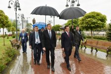 Президент Азербайджана посетил памятник общенациональному лидеру Гейдару Алиеву в Астрахани (ФОТО)
