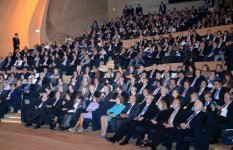 Президент Азербайджана и первая леди принимают участие в работе четвертого Международного гуманитарного форума (ФОТО)