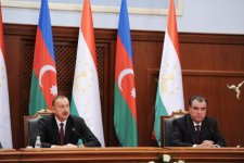 Президенты Азербайджана и Таджикистана выступили с заявлениями для прессы (ФОТО)