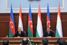 Президенты Азербайджана и Таджикистана выступили с заявлениями для прессы (ФОТО)