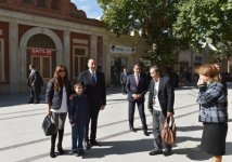 Президент Ильхам Алиев и его супруга побывали на улице Джавад хана в Гяндже (ФОТО)