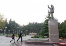 Президент Азербайджана и его супруга посетили город Нафталан (ФОТО)