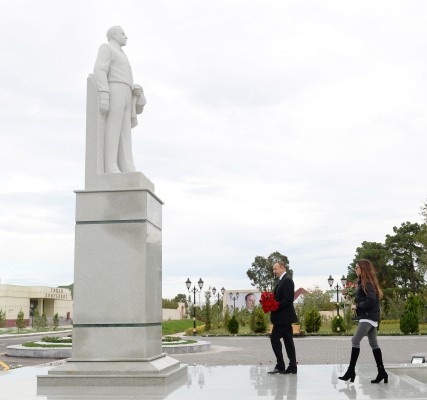 President Aliyev, first lady arrive in Goranboy District (PHOTO)