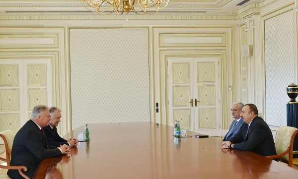 Ilham Aliyev meets president and Secretary General of General Confederation of Trade Union