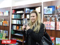 Александр Хакимов представил в Баку новую фантастическую книгу (ФОТО)