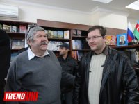Александр Хакимов представил в Баку новую фантастическую книгу (ФОТО)
