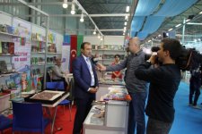 Павильон Азербайджана вызвал большой интерес посетителей книжной выставки в Стамбуле (ФОТО)