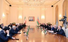 Состоялась встреча президентов Азербайджана и Ирана в расширенном составе (ФОТО)