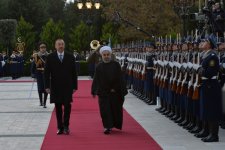 Baku hosts official welcome ceremony for Iran’s president (PHOTO)