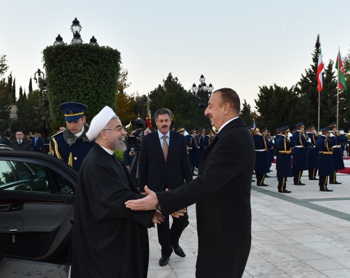 Baku hosts official welcome ceremony for Iran’s president (PHOTO)