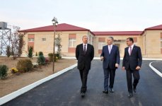 Президент Ильхам Алиев принял участие в открытии нового поселка, построенного в Гяндже для вынужденных переселенцев (ФОТО)
