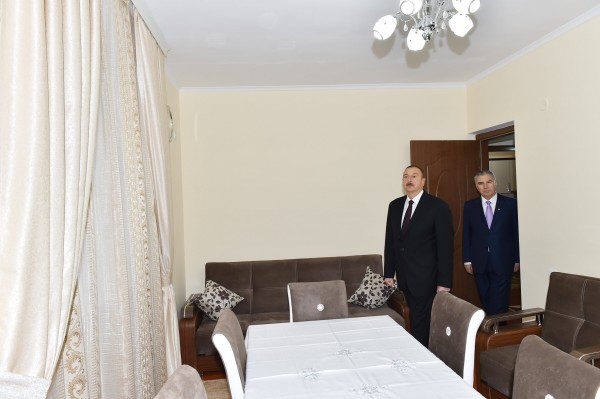Президент Ильхам Алиев принял участие в открытии нового поселка, построенного в Гяндже для вынужденных переселенцев (ФОТО)