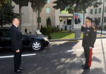 Президент Ильхам Алиев провел оперативное совещание в связи с ситуацией на линии фронта (ФОТО)