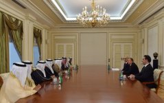 Президент Азербайджана принял министра экономики ОАЭ