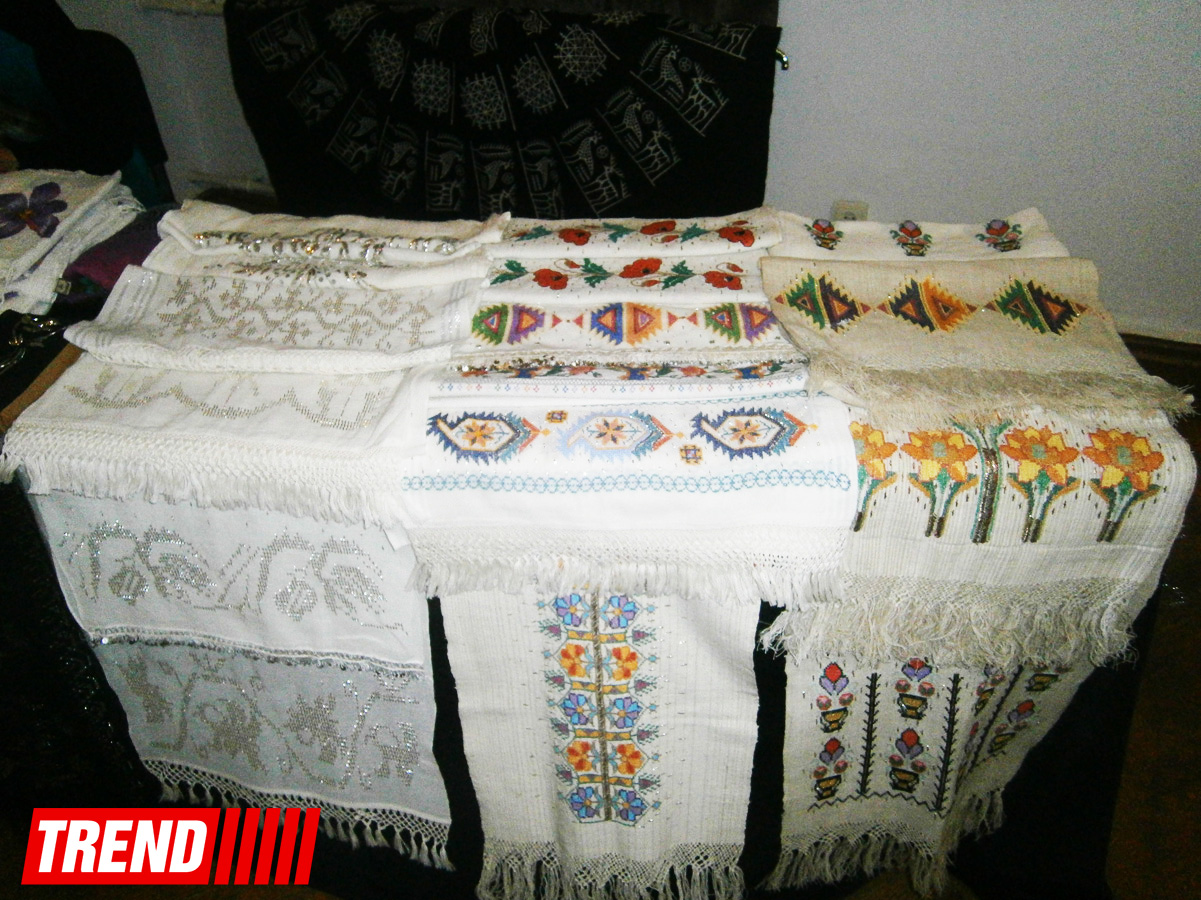 "Краски Турции" в Баку - чеканка по металлу, керамика, вышивка (ФОТО)
