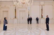 Президент Азербайджана принял верительные грамоты новоназначенных послов ряда стран (версия 2)