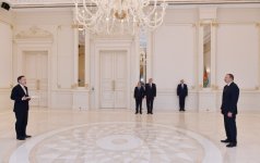 Президент Азербайджана принял верительные грамоты новоназначенных послов ряда стран (версия 2)