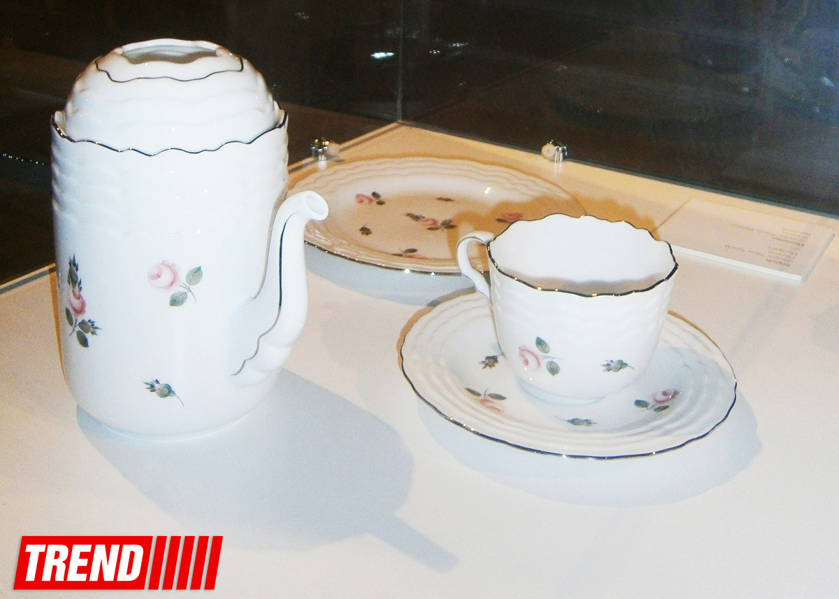 "Горячее и холодное" - в Баку представлено современное стекло и фарфор Центральной Европы (ФОТО)