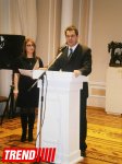 "Горячее и холодное" - в Баку представлено современное стекло и фарфор Центральной Европы (ФОТО)