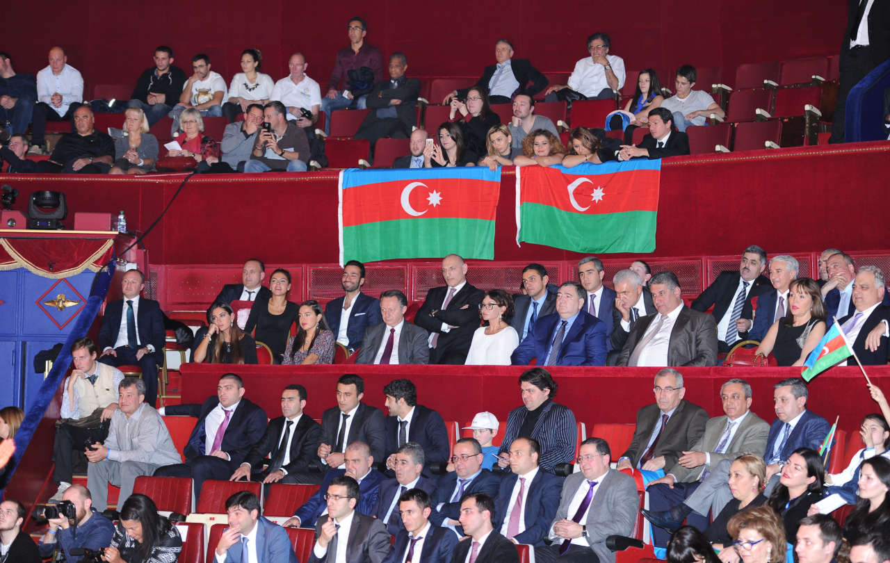 Mehriban Aliyeva attends France-Azerbaijan wrestling bout in Paris (PHOTO)