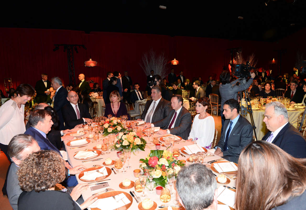 Mehriban Aliyeva attends France-Azerbaijan wrestling bout in Paris (PHOTO)