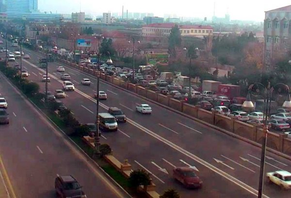 Закрывается для движения один из тоннелей крупного проспекта Баку